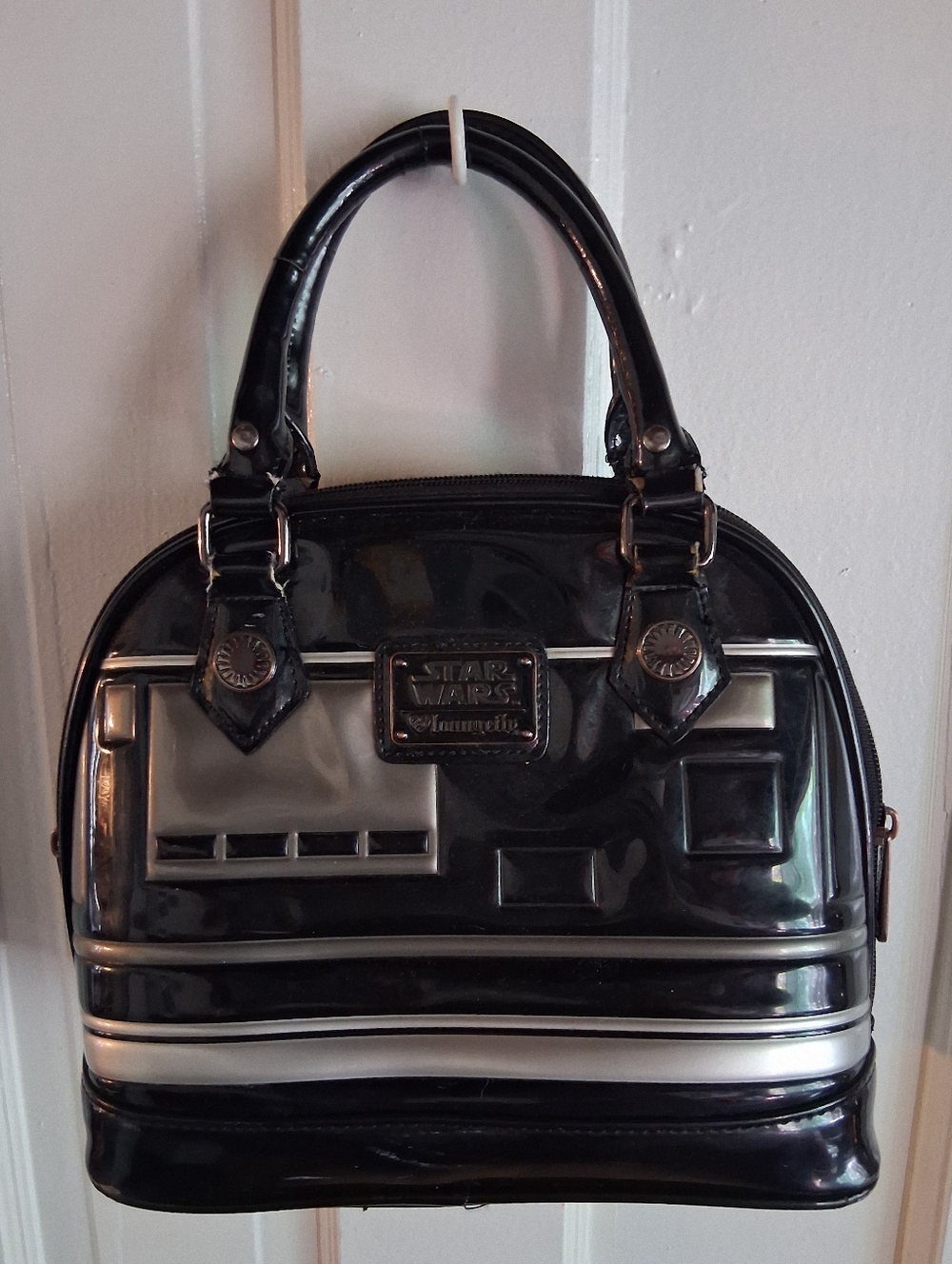 Star Wars Black Loungefly Empire Handbag. - Picture 2 of 3